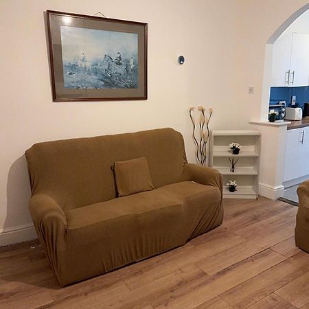 3 Bedroom Terraced Home Нотингам Екстериор снимка