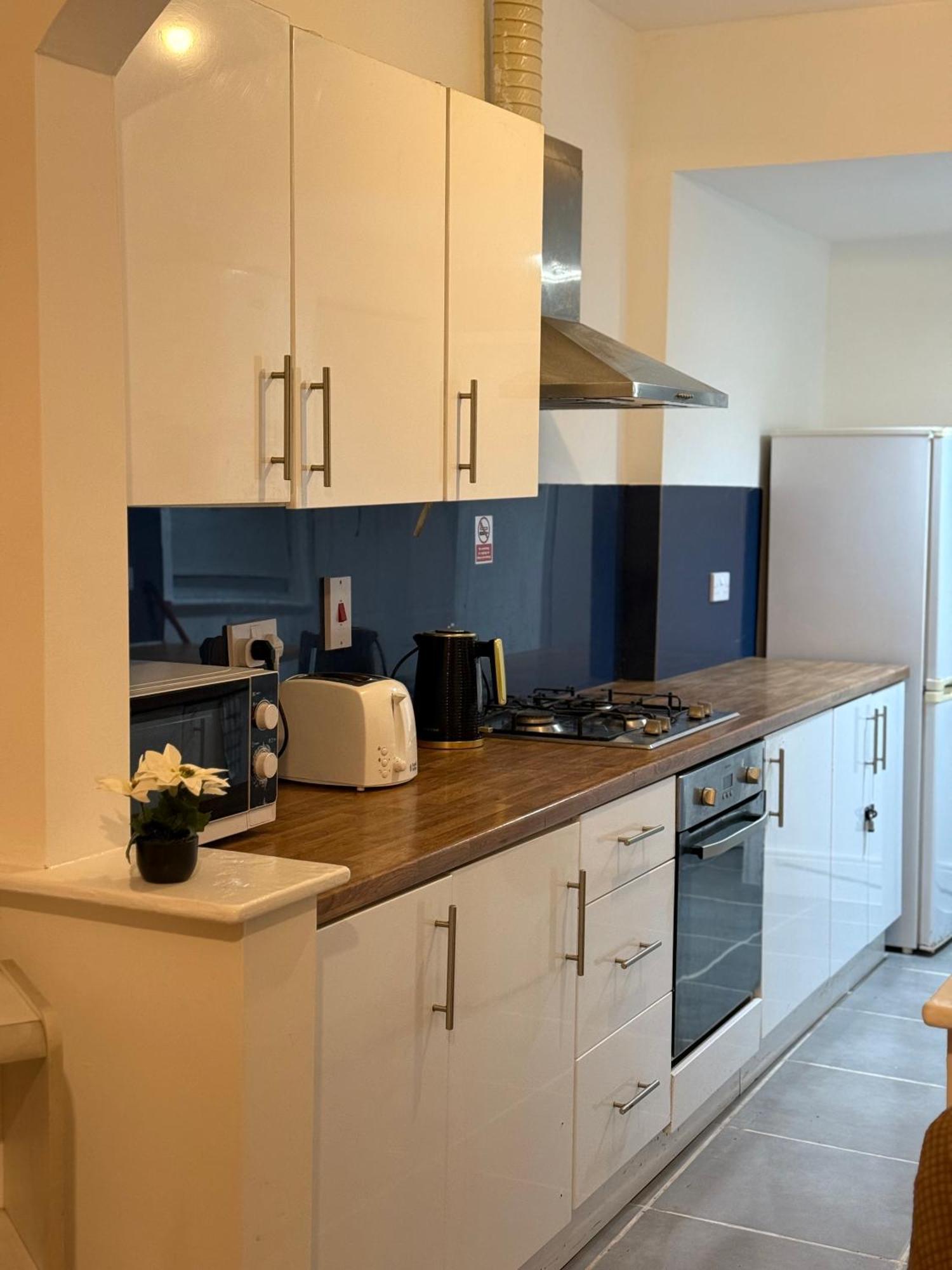 3 Bedroom Terraced Home Нотингам Екстериор снимка