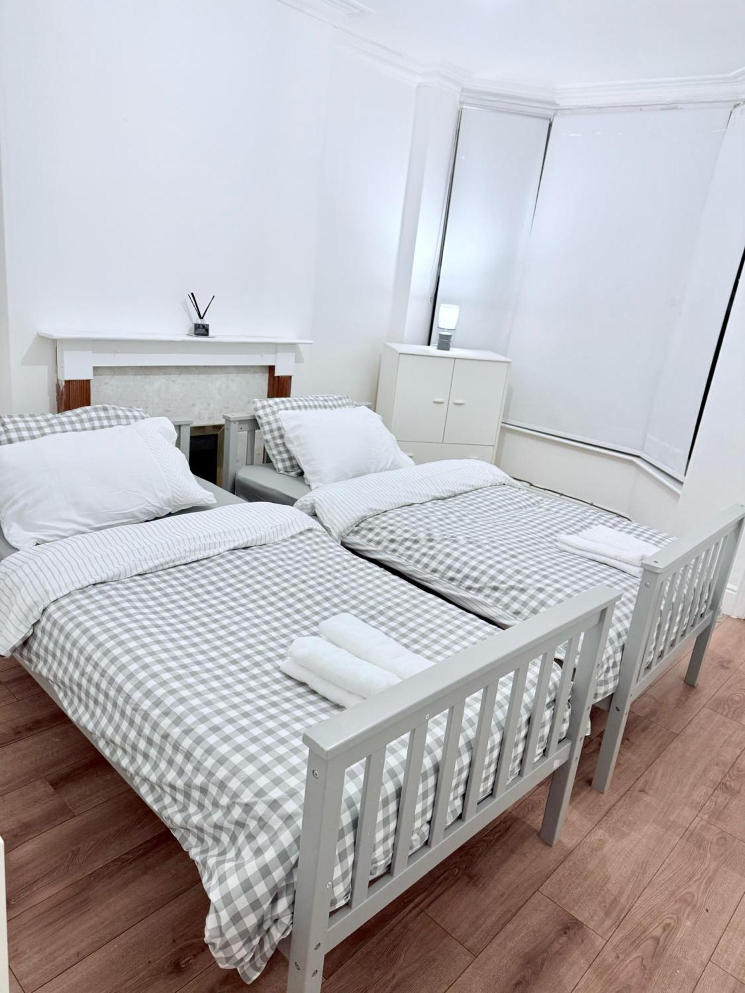 3 Bedroom Terraced Home Нотингам Екстериор снимка